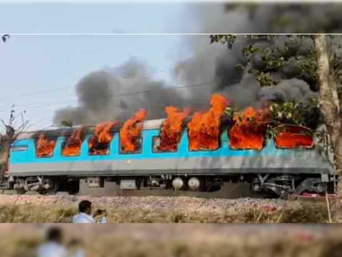 Dehradun-New Delhi Shatabdi Express catches fire between Raiwala