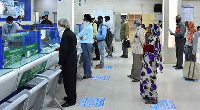Banks asked to cut working hours, attendance by IBA, says report; these 4 services to remain unaffected