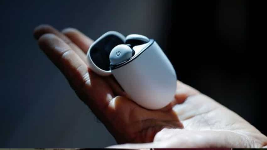Google announces Pixel Buds ACCIDENTALLY; Check all details and expected features Now! - Vimarsana News