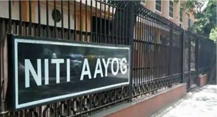 BIG DEVELOPMENT on Banks Privatisation - Niti Aayog submits report of PSBs  