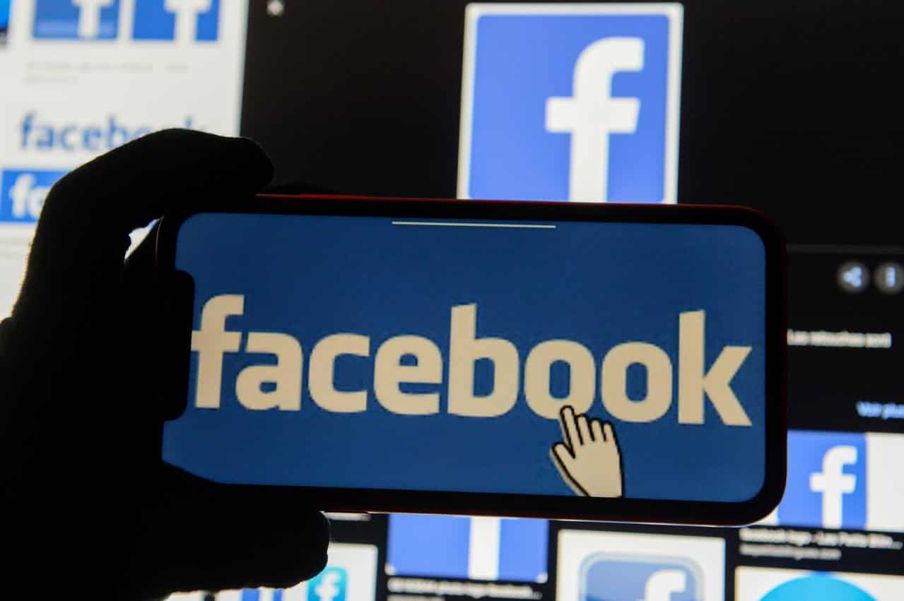Facebook expands Shops to WhatsApp, Marketplace in commerce push