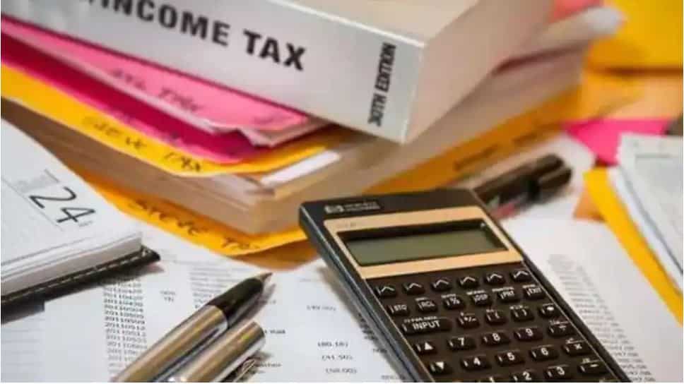 ITR FILING ALERT! I-T Department EXTENDS income tax return filing date till 31st December 