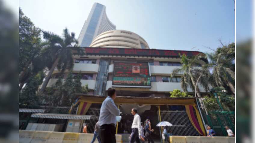Stock Market TOP GAINERS AND LOSERS today: TCS, Maruti Suzuki, Bharti Airtel, HDFC, Kotak Mahindra Bank, IRCTC - Nifty IT, Nifty FMCG, Nifty Metal, Nifty Media up; Nifty Bank down 0.7%