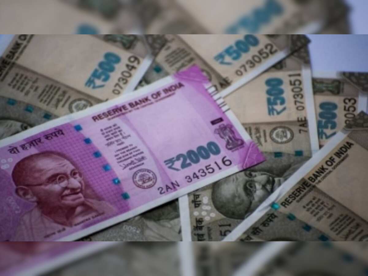 Rupee falls for 4th day, settles 6 paise