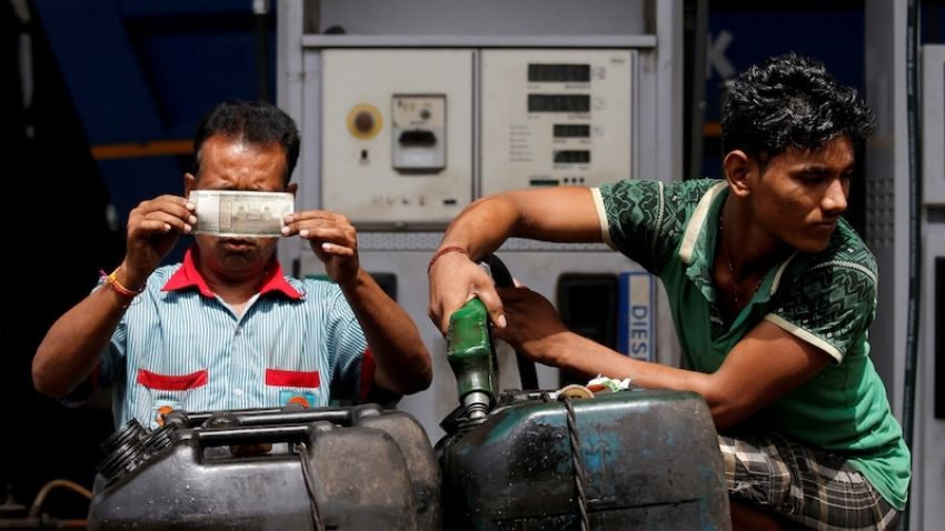 Petrol price goes below Rs 100 in Delhi