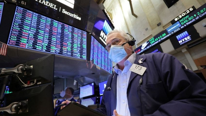 Stay put in global portfolio as past US