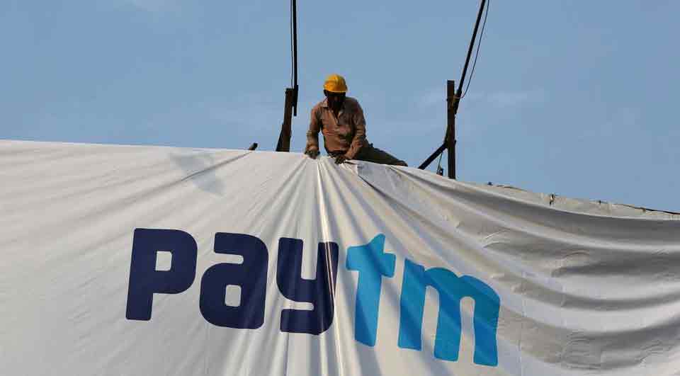 Paytm shares slip below Rs1,000; expert decodes everything that's ailing the digital payments solutions' provider