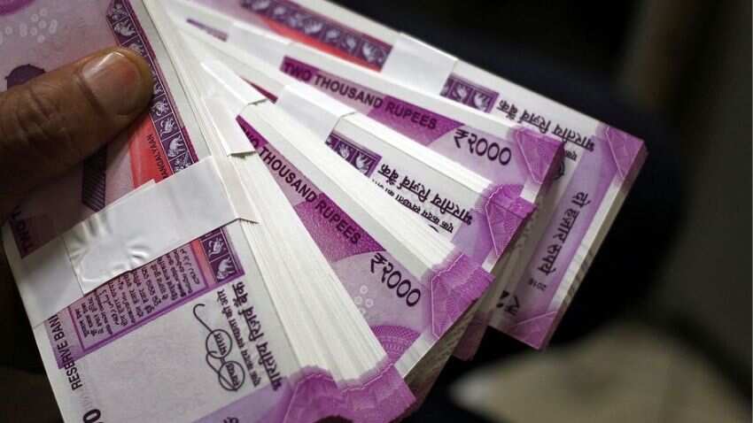 Rupee falls 9 paise to 74.52 against US dollar in early trade