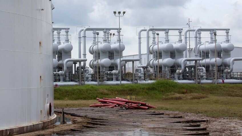 Technical Check: This large-cap low beta is a good buy on dips stock as long as it holds 200-DMA; upside potential 18-40%