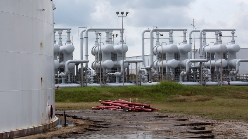 Technical Check: This large-cap low beta is a good buy on dips stock as long as it holds 200-DMA; upside potential 18-40%