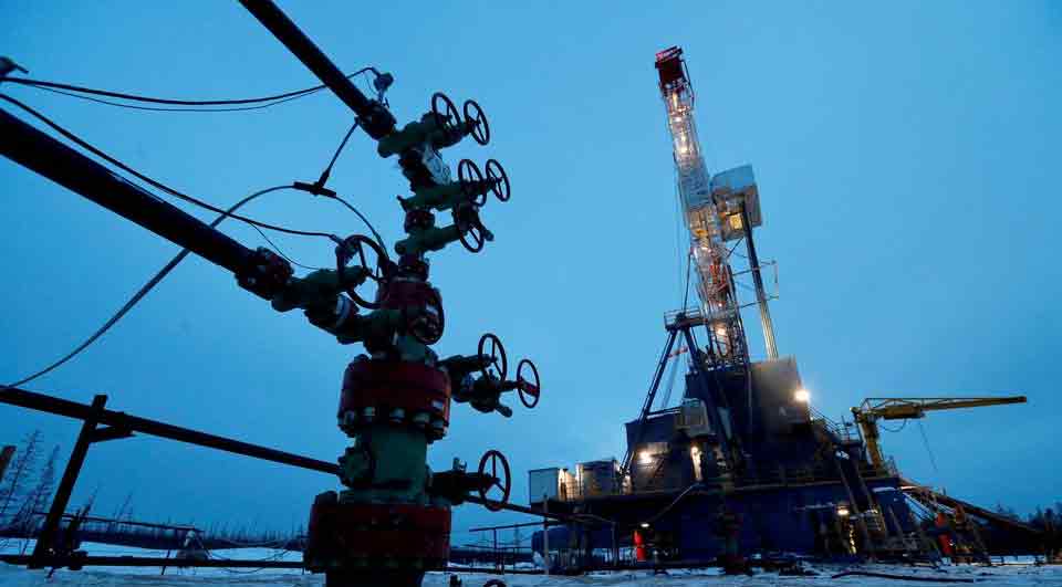 Oil prices nudge up after API data shows surprise drop in U.S. stocks