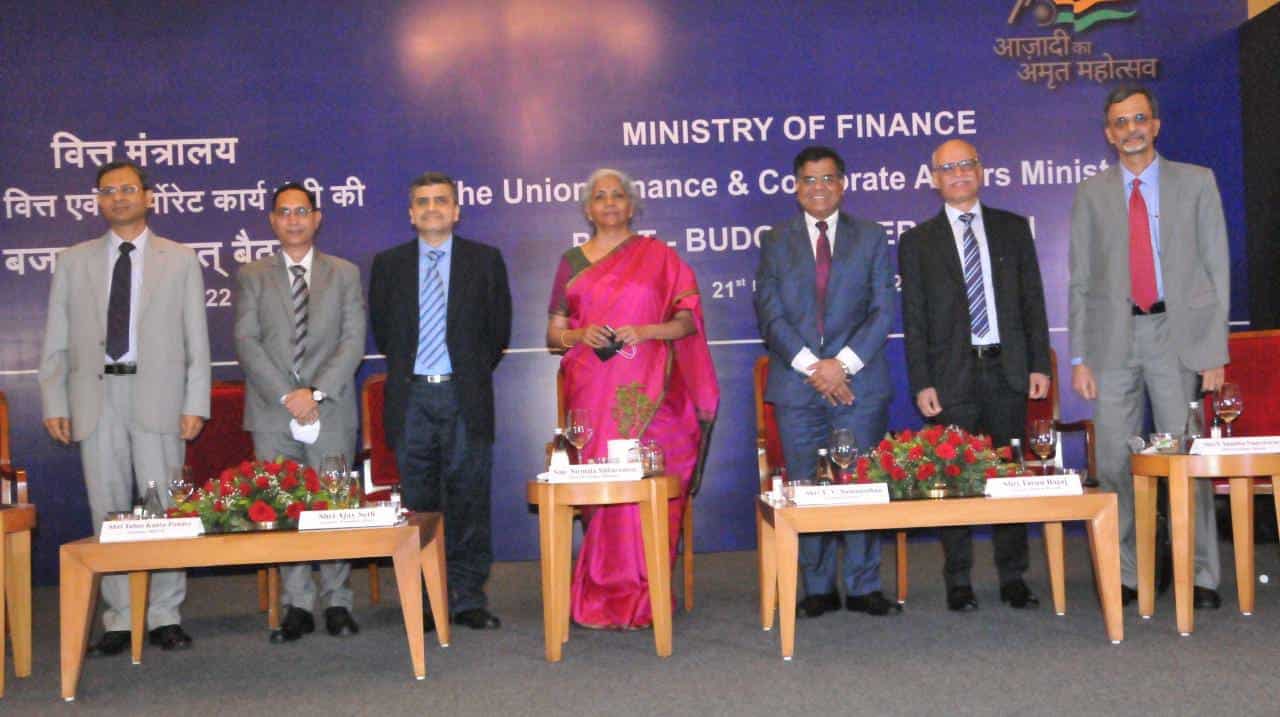 Fm Nirmal Sitharaman Asks Banks To Be More Customer Friendly Do Not Be Lenient On Credit 3470