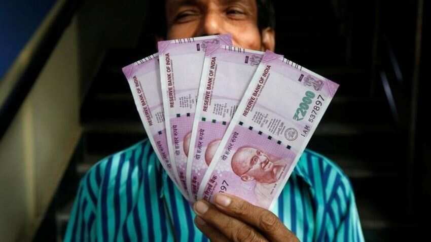 Rupee plummets 102 paise to close at 75.63/USD amid Ukraine crisis