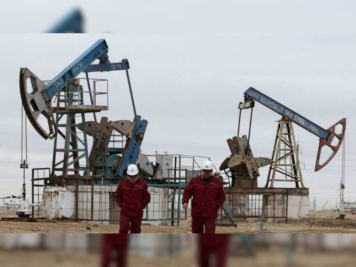 Oil slides before consumer nations&#039; meeting on stocks