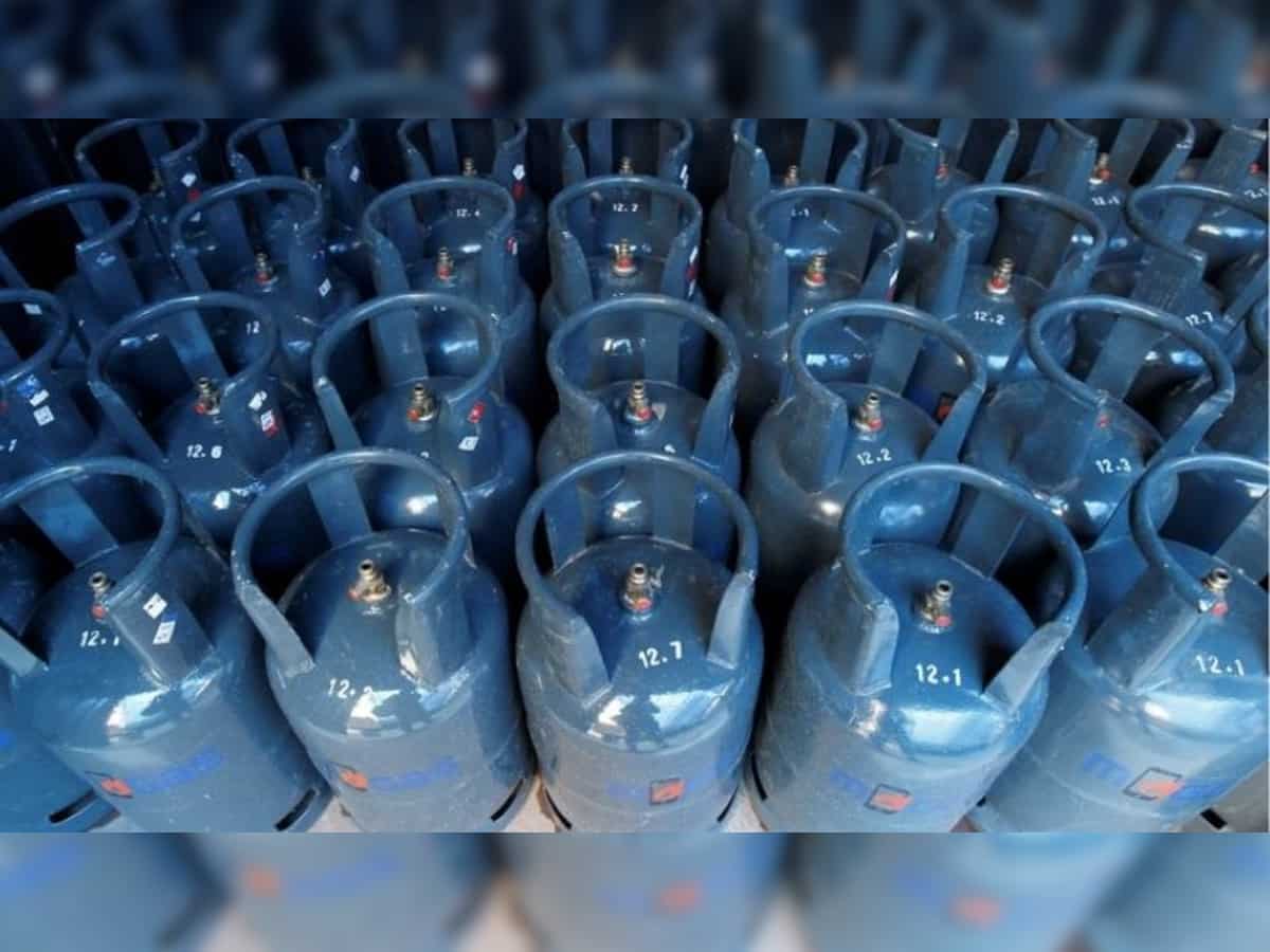 LPG gas hit by inflation, 19 kg commercial