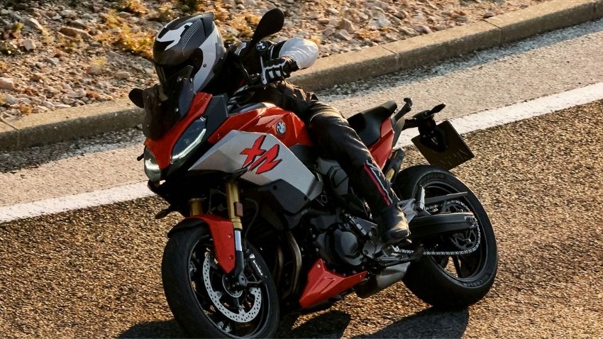 BMW launches new F 900 XR bike in India tagged at Rs 12.3 lakh