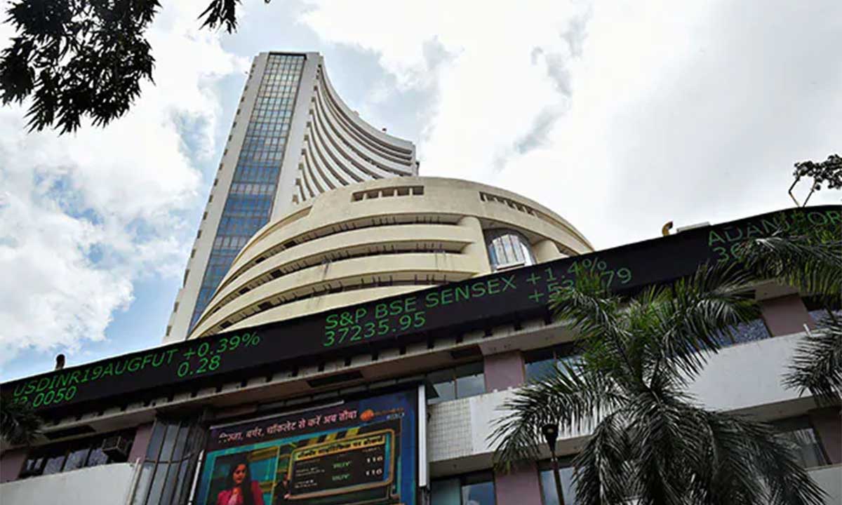 Market-cap of 8 most valued firms of top-10 tumble Rs 2.21 lakh cr; Infosys, HDFC Bank drop most