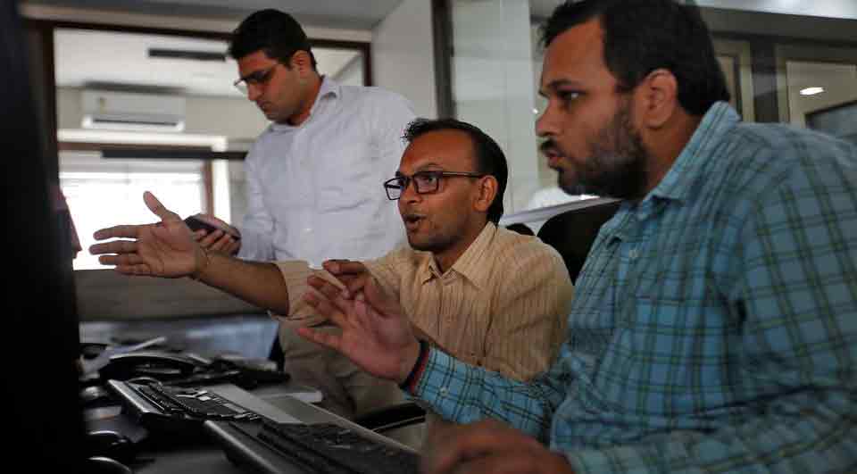 Dalal Street Corner: IT, auto stocks help benchmarks snap 3-day losing streak despite heavy sell off; what should investors do on Friday?