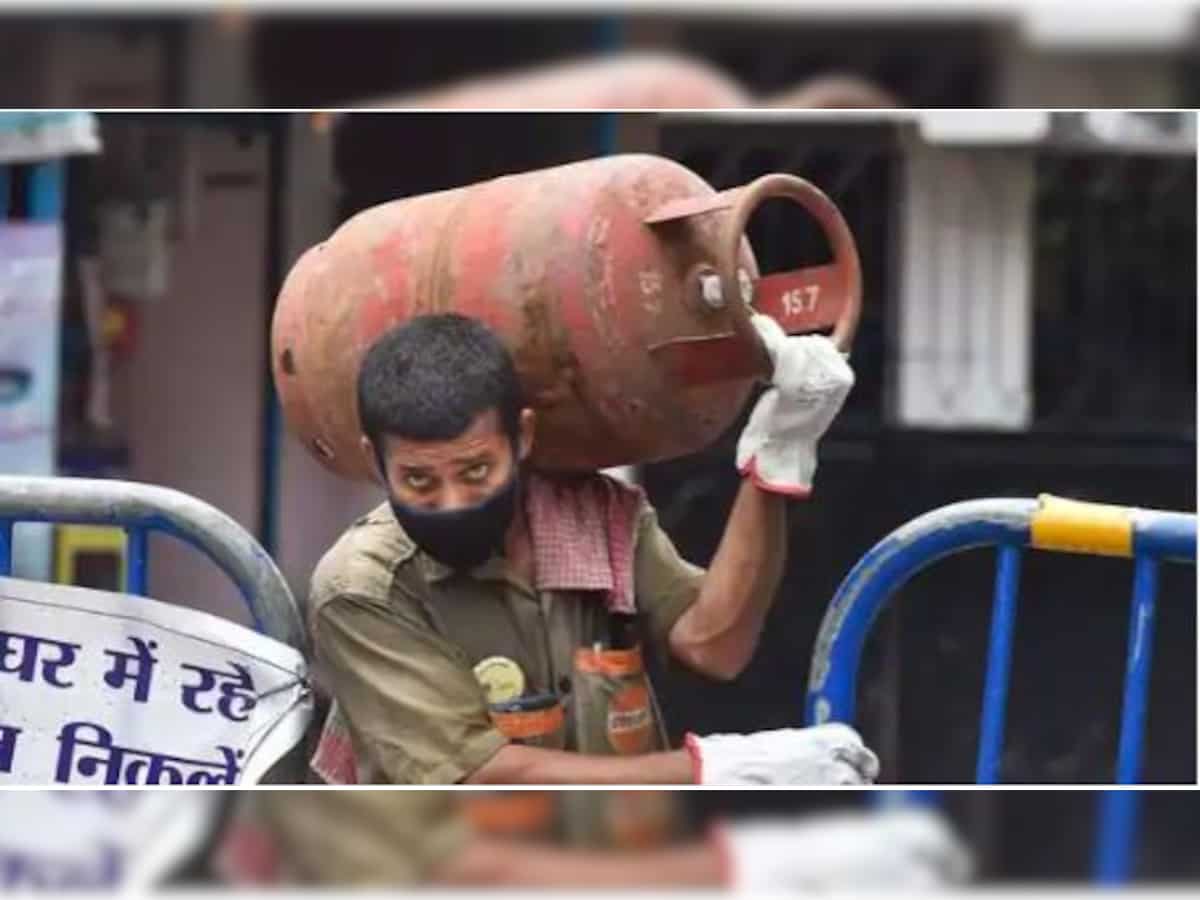 No LPG subsidy to households, Rs 200 for