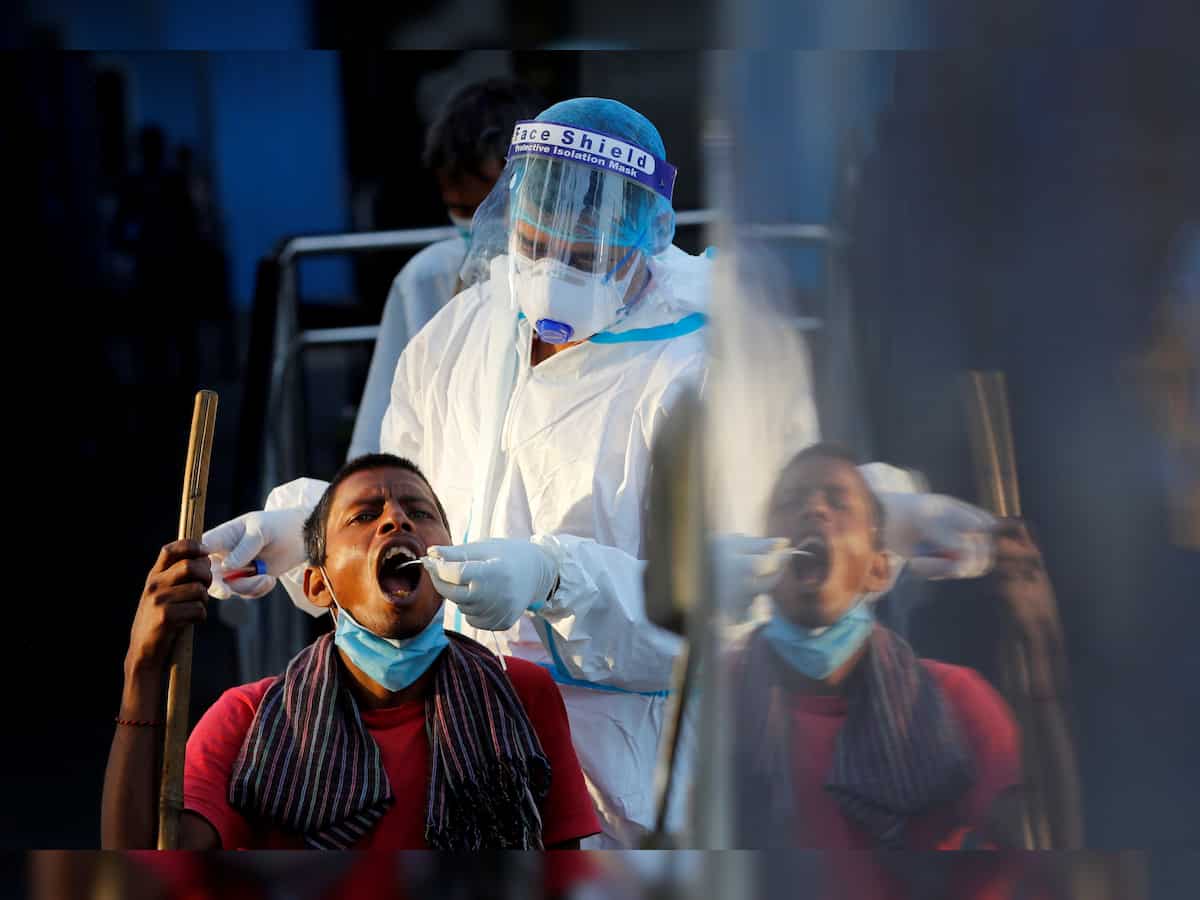 India logs 9,923 fresh COVID-19 cases