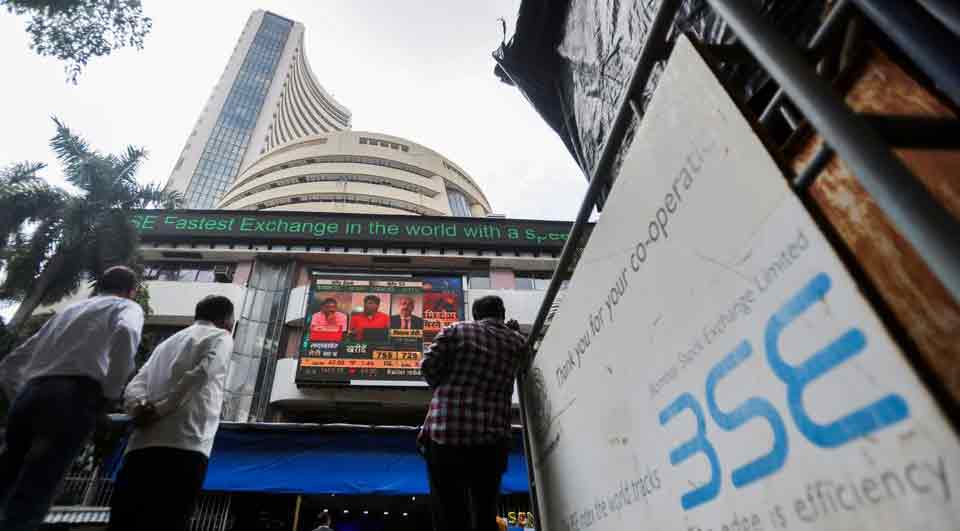 Closing Bell: Nifty, Sensex pare losses to end flat; oil & gas biggest loser, FMCG top gainer