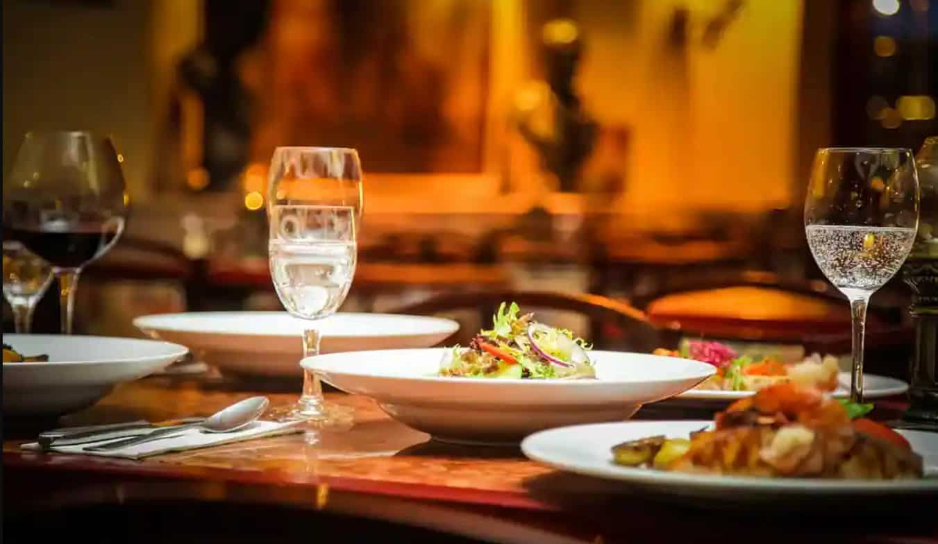  Aapki Khabar Aapka Fayda: Service Charge Added To Your Bill? Here's What You Can Do