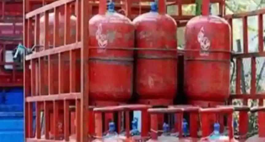 Inflation shock: LPG becomes costlier by Rs 50, know what is the new rate