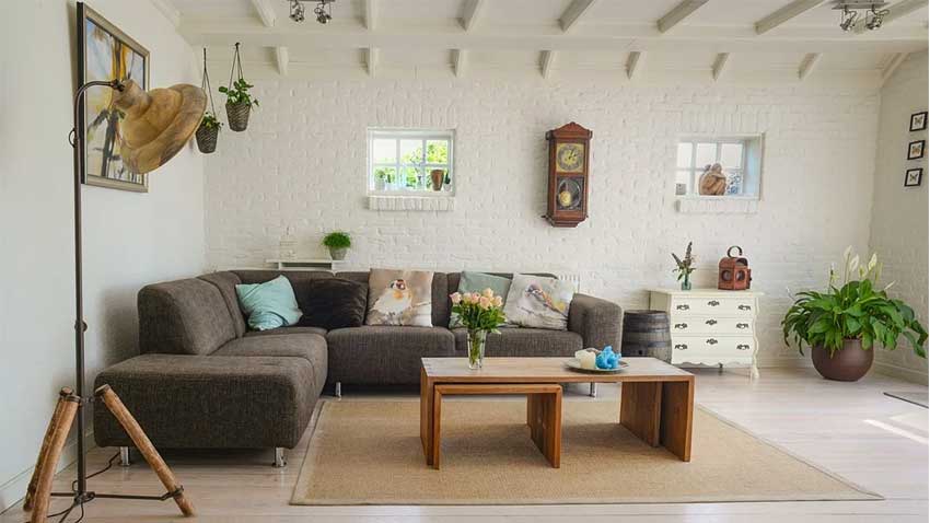Wealth Guide: Real Estate - Themed Homes! Should