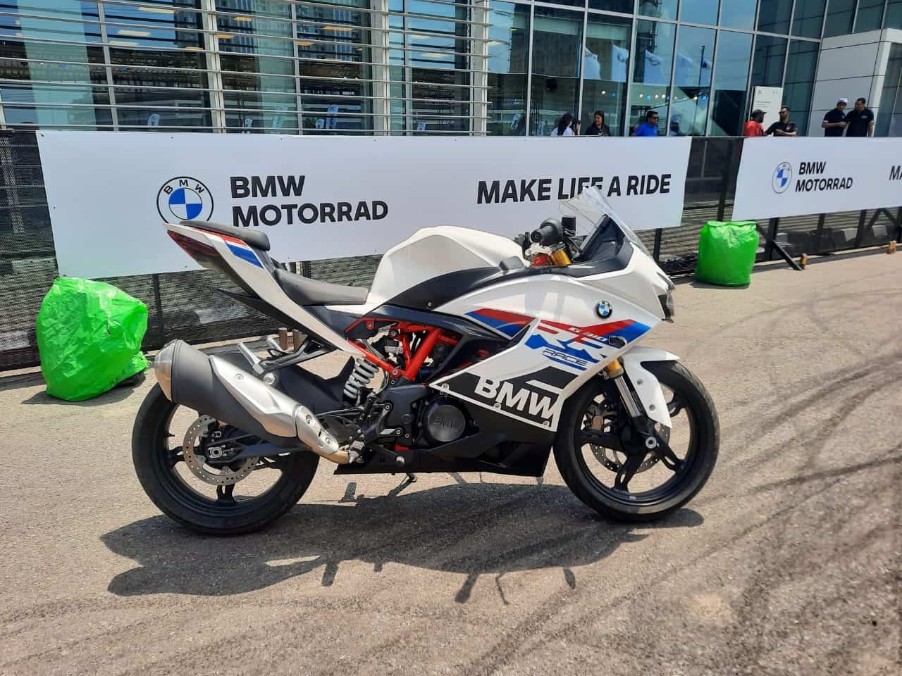 BMW G 310 RR: Features