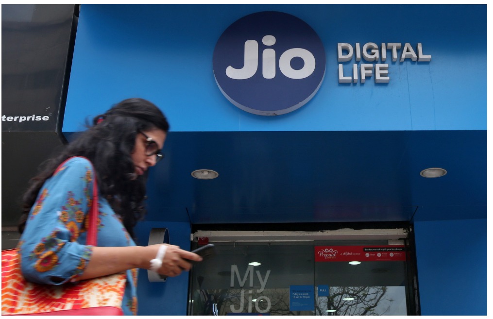 Reliance Jio Q1 net profit rises 24% to Rs 4,335 cr as tariff hikes boost realisations