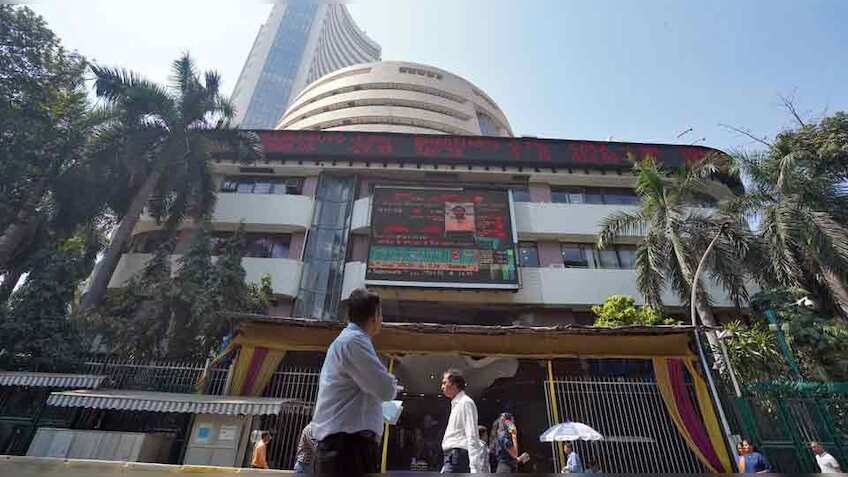 Closing Bell: Nifty near 17,400, Sensex gains over 200 points; Market extends rally to 6th session, IT stocks shine  
