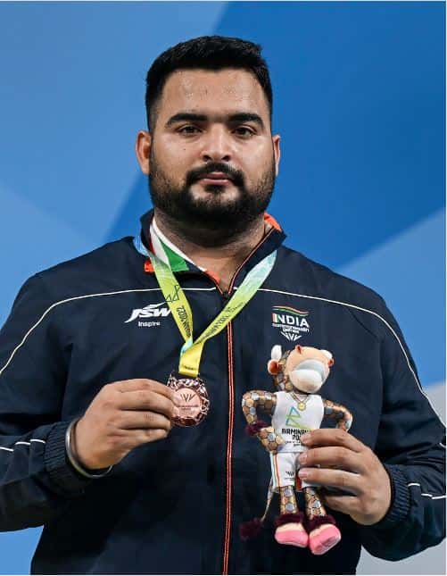 Lovepreet Singh Bronze in Weightlifing