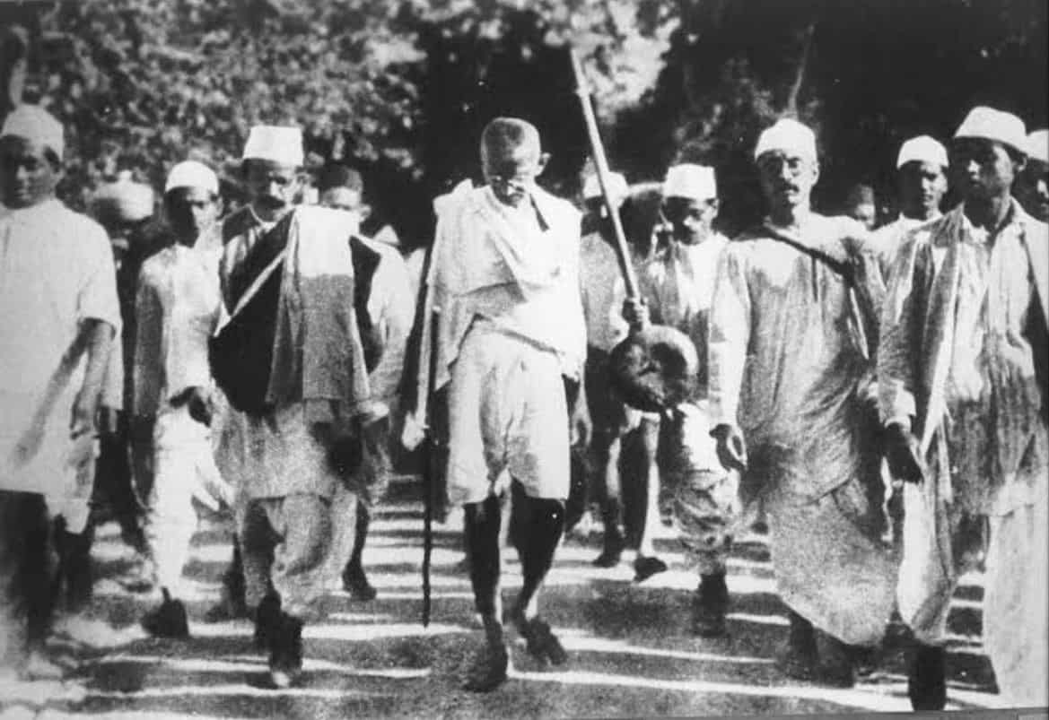 Quit India Movement Day: When Mahatma Gandhi coined famous slogan 'do or  die' | Zee Business