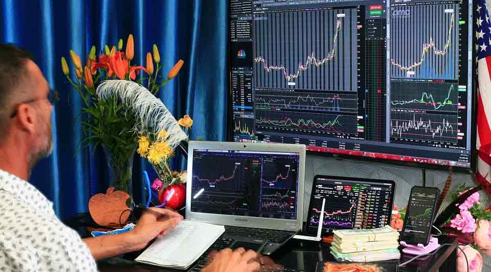 Wealth Guide: How to avoid costly trading mistakes in volatile market—Tips