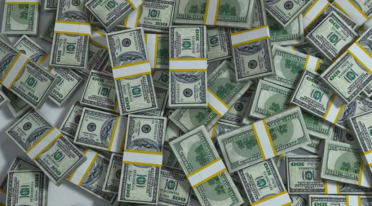 First time in six months! FPIs turn net buyers in debt with Rs 1,673.63 cr buying in August so far; check FIIs data