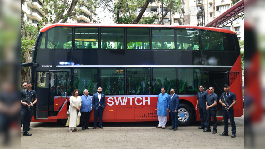 Time to start using alternative fuels like electricity, hydrogen for automobile sector: Nitin Gadkari
