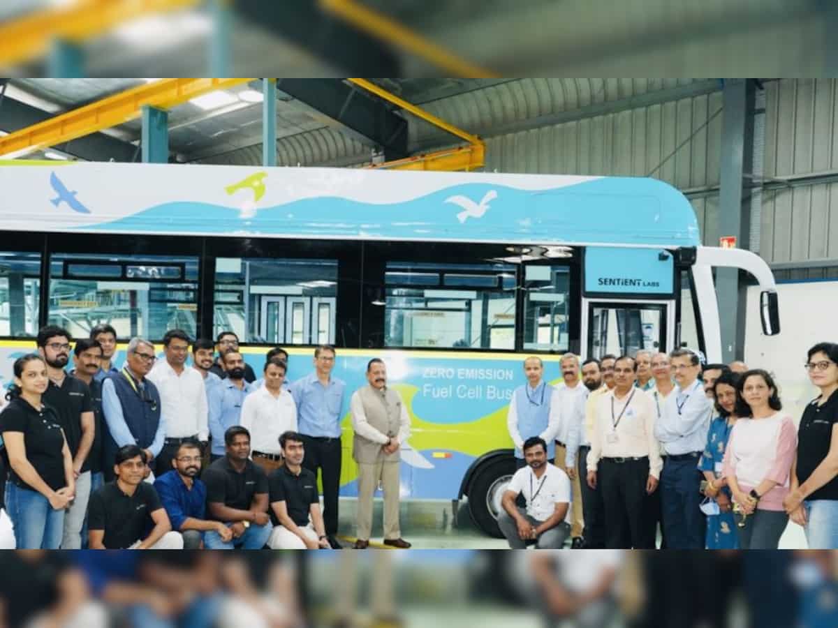 Hydrogen Fuel Cell Bus - Generating electricity from