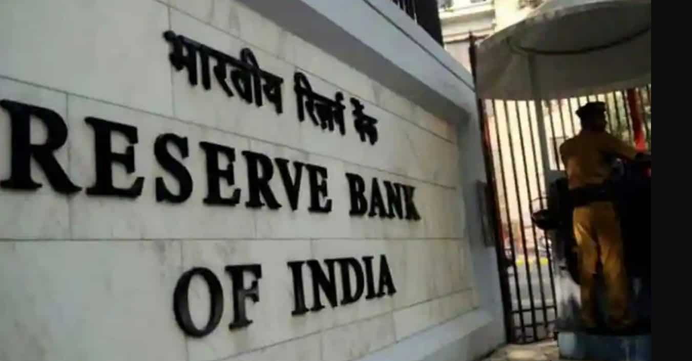 Bank credit up by 15.32 pc; deposits by 8.84 pc: RBI data
