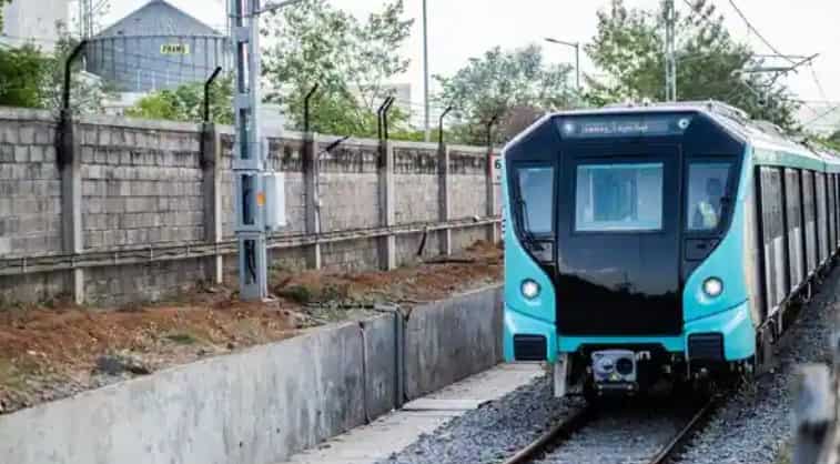 Mumbai Metro Line-3 Trial Run Begins, CM Eknath Shinde & Deputy CM Devendra Fadnavis Flagged Off