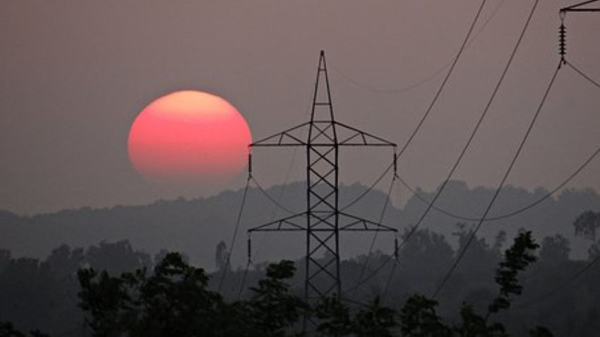 India's power consumption grows 2% to 130.35 billion