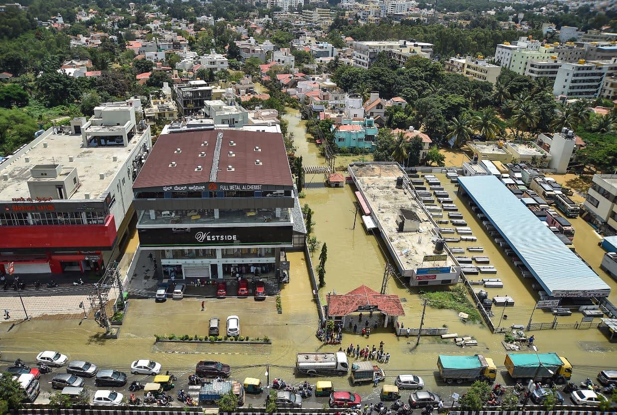Karnataka heavy rainfall alert: Flood-like situation on Bengaluru roads - traffic and weather update