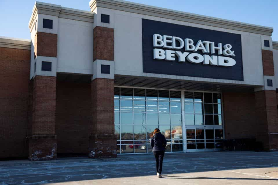 Bed Bath & Beyond CFO Death News: Gustavo Arnal Dies After Falling From ...