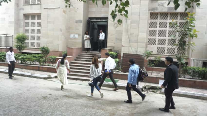 Jacqueline Fernandez appears before Delhi Police's EOW in Rs 200 crore extortion case