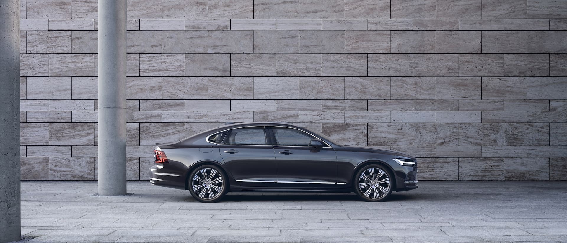 Volvo S90: Features