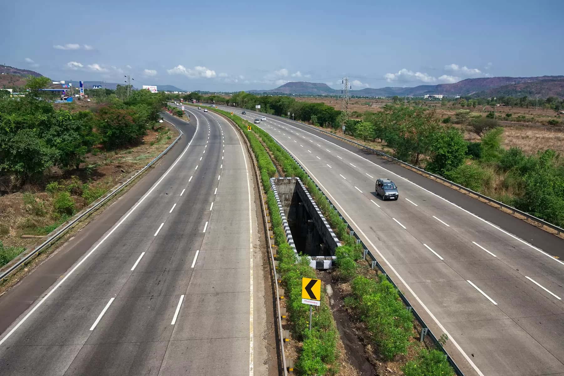 Govt to approach capital market this month to raise Rs 2,500 crore for 3 road projects