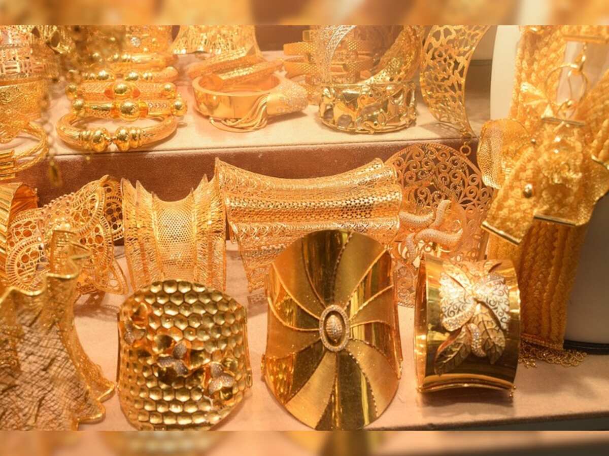 Gold opens flat, holds Rs 50,000 level on