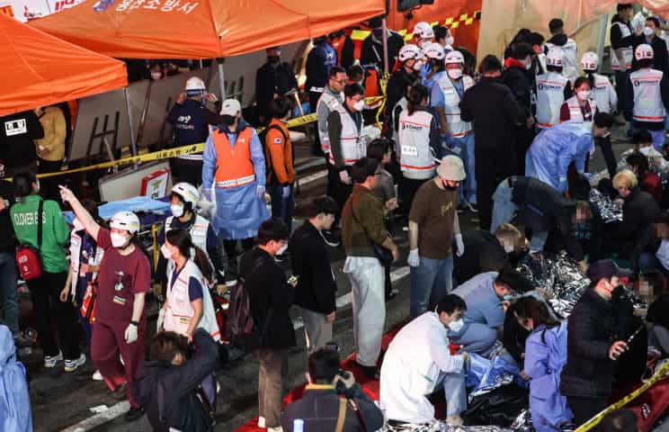 Stampede kills at least 151 at Halloween festivities in Seoul; World leaders send condolences