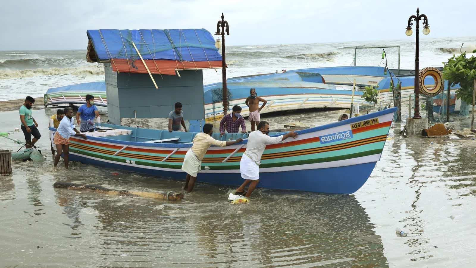 Tsunami alert today near kochi kerala