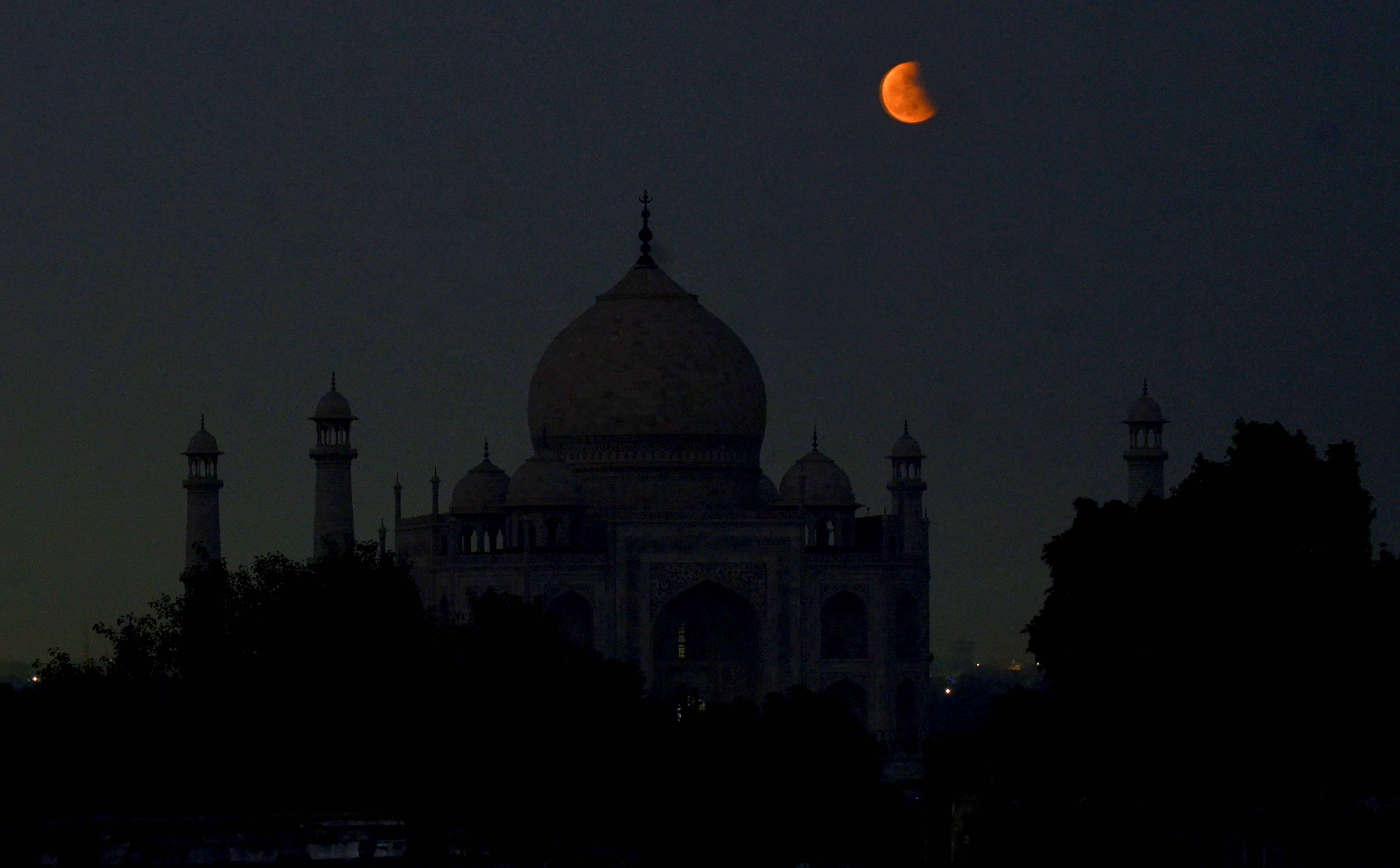 Lunar Eclipse 2022: Agra