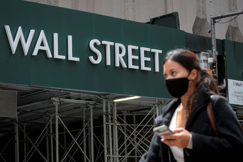 US Stock Market News: Dow Jones falls over